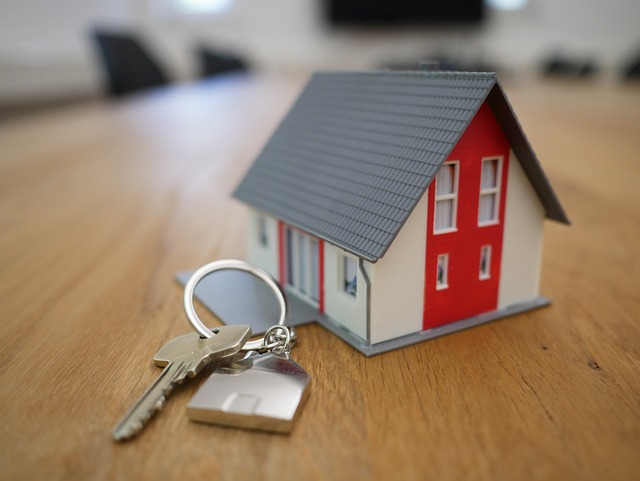 How to Plan for Closing Costs Before Buying a House
